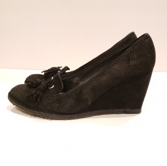Stuart Weitzman womens tassel wedge size 9.5